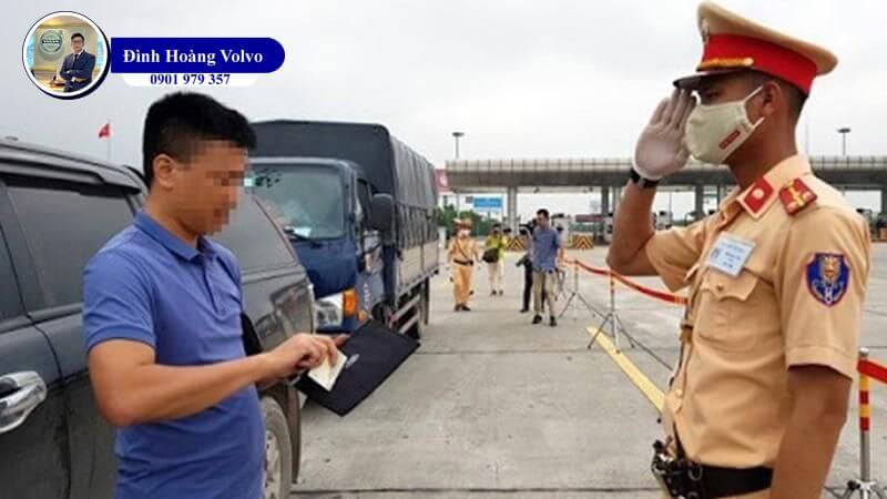 Các trường hợp CSGT được dừng xe khi nào để kiểm tra - Đình Hoàng Volvo Car Đà Nẵng