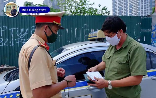 Các trường hợp CSGT được dừng xe khi nào để kiểm tra - Đình Hoàng Volvo Car Đà Nẵng