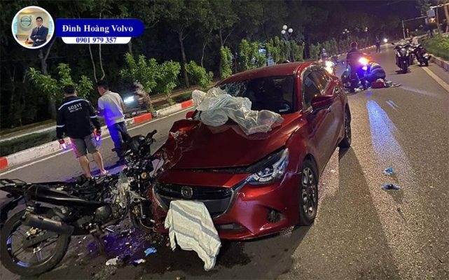 Trách nhiệm của xe ô tô khi bị xe máy đâm vào là gì - Đình Hoàng Volvo Car Đà Nẵng