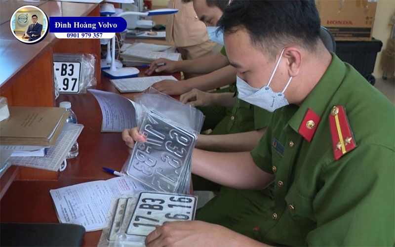 Bán xe ô tô chịu những loại phí gì? Có phải chịu thuế TNCN không?