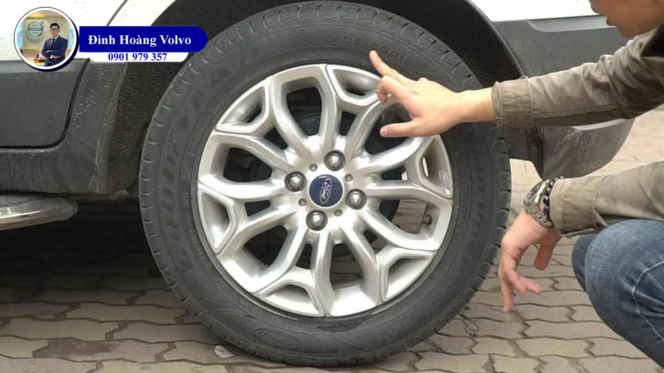 Những bộ phận trên ô tô dễ bị hỏng khi gặp mưa lớn - Đình Hoàng Volvo Car Đà Nẵng