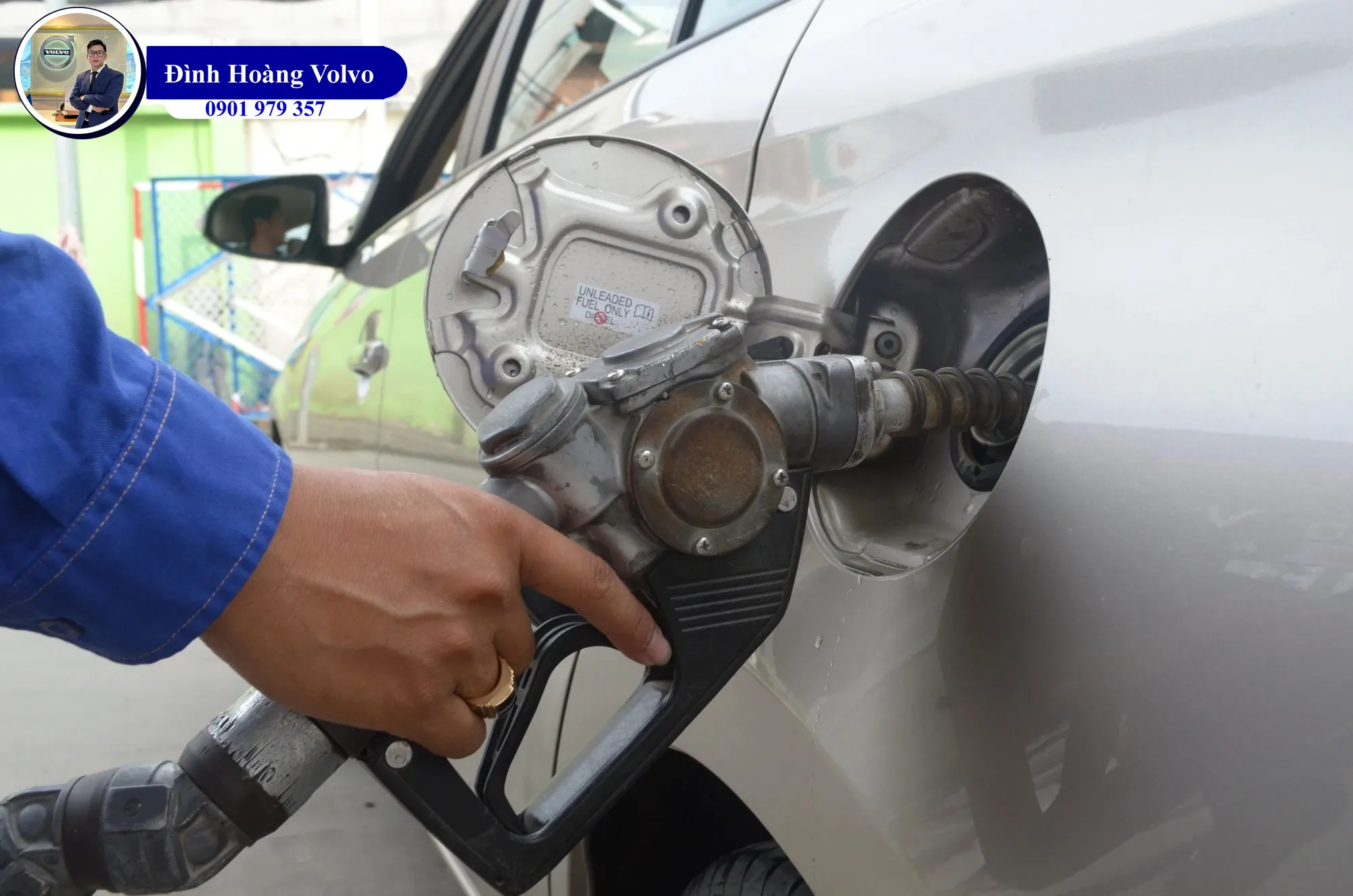 Tại sao cấm sử dụng điện thoại di động khi đổ xăng - Đình Hoàng Volvo Car Đà Nẵng