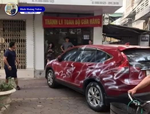 Xịt sơn phá hoại ô tô có thể ngồi tù 20 năm - Đình Hoàng Volvo Car Đà Nẵng