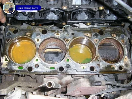 Mùa mưa bão, lái ô tô thế nào đề tránh để tránh thủy kích - Đình Hoàng Volvo Đà Nẵng