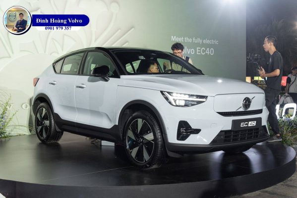 Hình ảnh thực tế chi tiết Volvo EC40 Ultra 2025 Màu Xanh Dương Cloud Blue nội thất Đen Charcoal Leather - Đình Hoàng Volvo Car Đà Nẵng