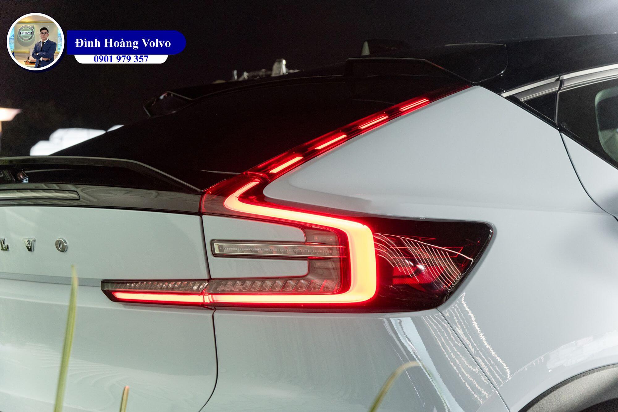 Hình ảnh thực tế chi tiết Volvo EC40 Ultra 2025 Màu Xanh Dương Cloud Blue nội thất Đen Charcoal Leather - Đình Hoàng Volvo Car Đà Nẵng
