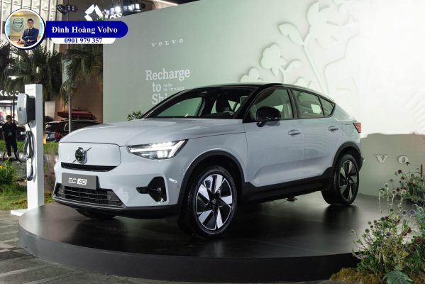 Hình ảnh thực tế chi tiết Volvo EC40 Ultra 2025 Màu Xanh Dương Cloud Blue nội thất Đen Charcoal Leather - Đình Hoàng Volvo Car Đà Nẵng