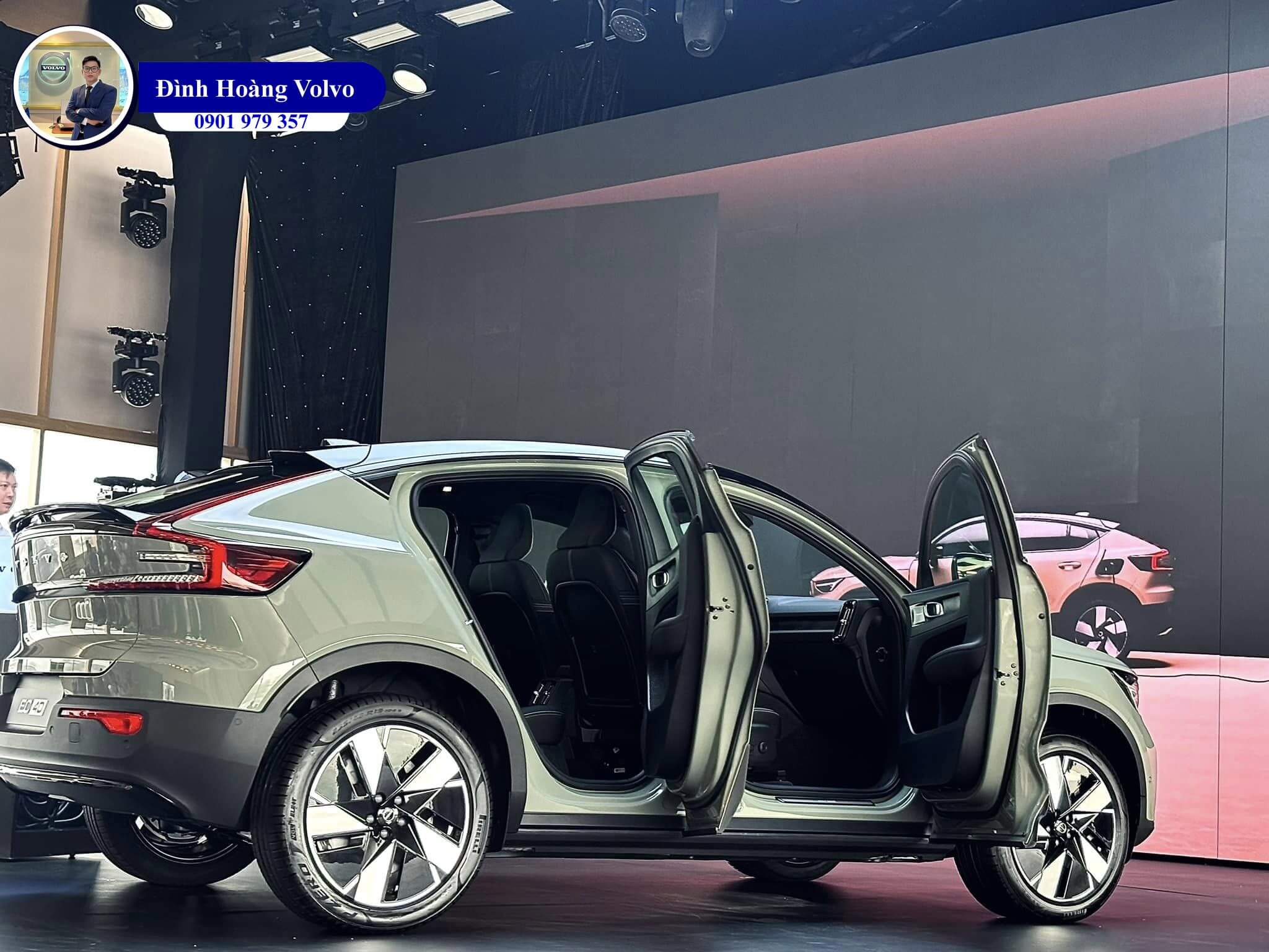 Hình ảnh thực tế chi tiết Volvo EC40 Ultra 2025 Màu Xanh Rêu Sage Green nội thất Đen Charcoal Leather - Đình Hoàng Volvo Car Đà Nẵng