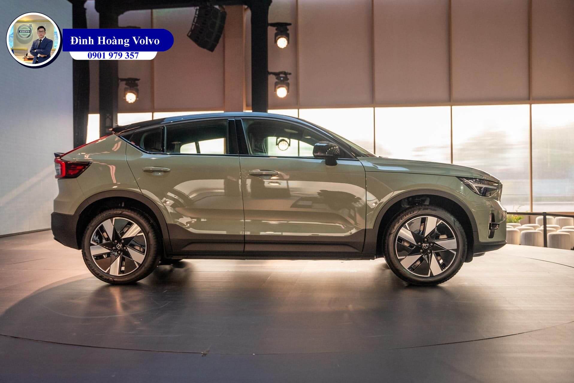 Hình ảnh thực tế chi tiết Volvo EC40 Ultra 2025 Màu Xanh Rêu Sage Green nội thất Đen Charcoal Leather - Đình Hoàng Volvo Car Đà Nẵng