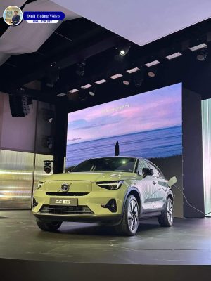 Hình ảnh thực tế chi tiết Volvo EC40 Ultra 2025 Màu Xanh Rêu Sage Green nội thất Đen Charcoal Leather - Đình Hoàng Volvo Car Đà Nẵng