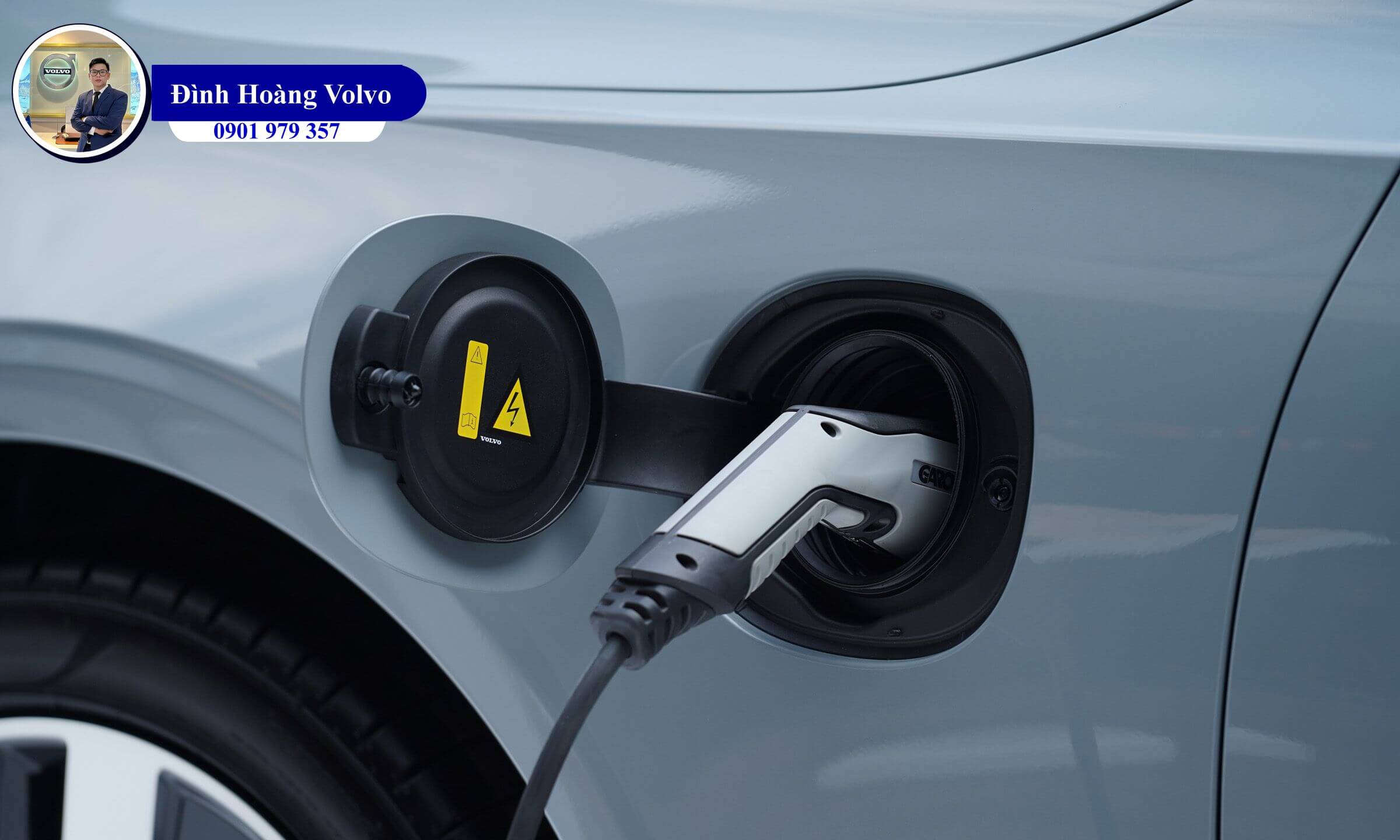 Hình ảnh thực tế chi tiết Volvo S90L T8 Plug in Hybrid Ultra 2025 Màu Xám Xi Măng Vapour Grey nội thất Nâu - Đình Hoàng Volvo Car Đà Nẵng