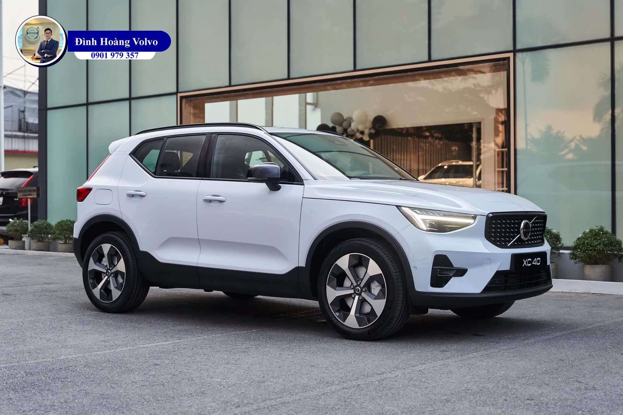 Hình ảnh thực tế chi tiết Volvo XC40 B5 Ultimate 2025 Màu Xanh Cloud Blue nội thất Đen Charcoal Leather - Đình Hoàng Volvo Hình ảnh thực tế chi tiết Volvo XC40 B5 Ultimate 2025 Màu Xanh Cloud Blue nội thất Đen Charcoal Leather - Đình Hoàng Volvo