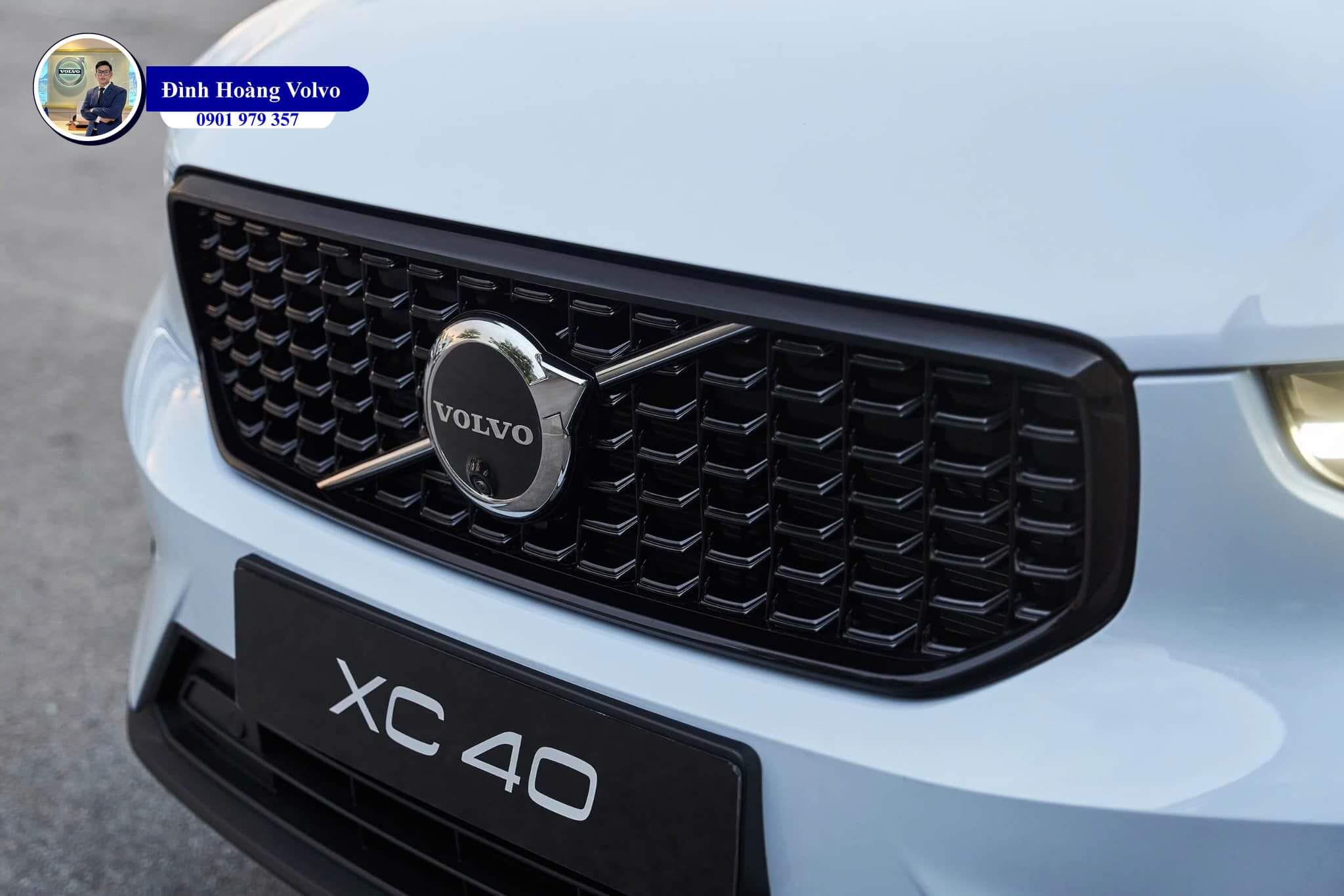 Hình ảnh thực tế chi tiết Volvo XC40 B5 Ultimate 2025 Màu Xanh Cloud Blue nội thất Đen Charcoal Leather - Đình Hoàng Volvo