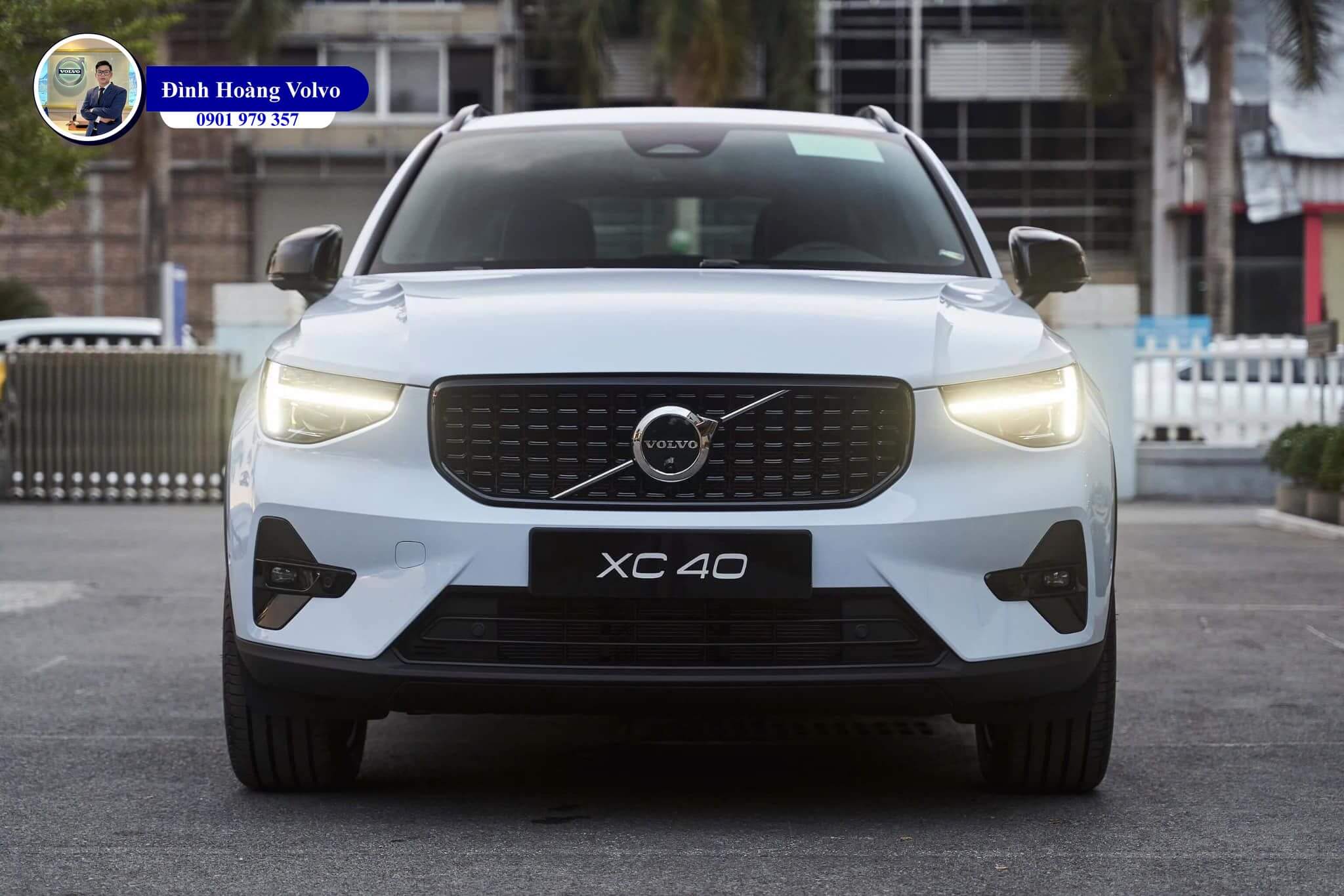 Hình ảnh thực tế chi tiết Volvo XC40 B5 Ultimate 2025 Màu Xanh Cloud Blue nội thất Đen Charcoal Leather - Đình Hoàng Volvo Hình ảnh thực tế chi tiết Volvo XC40 B5 Ultimate 2025 Màu Xanh Cloud Blue nội thất Đen Charcoal Leather - Đình Hoàng Volvo