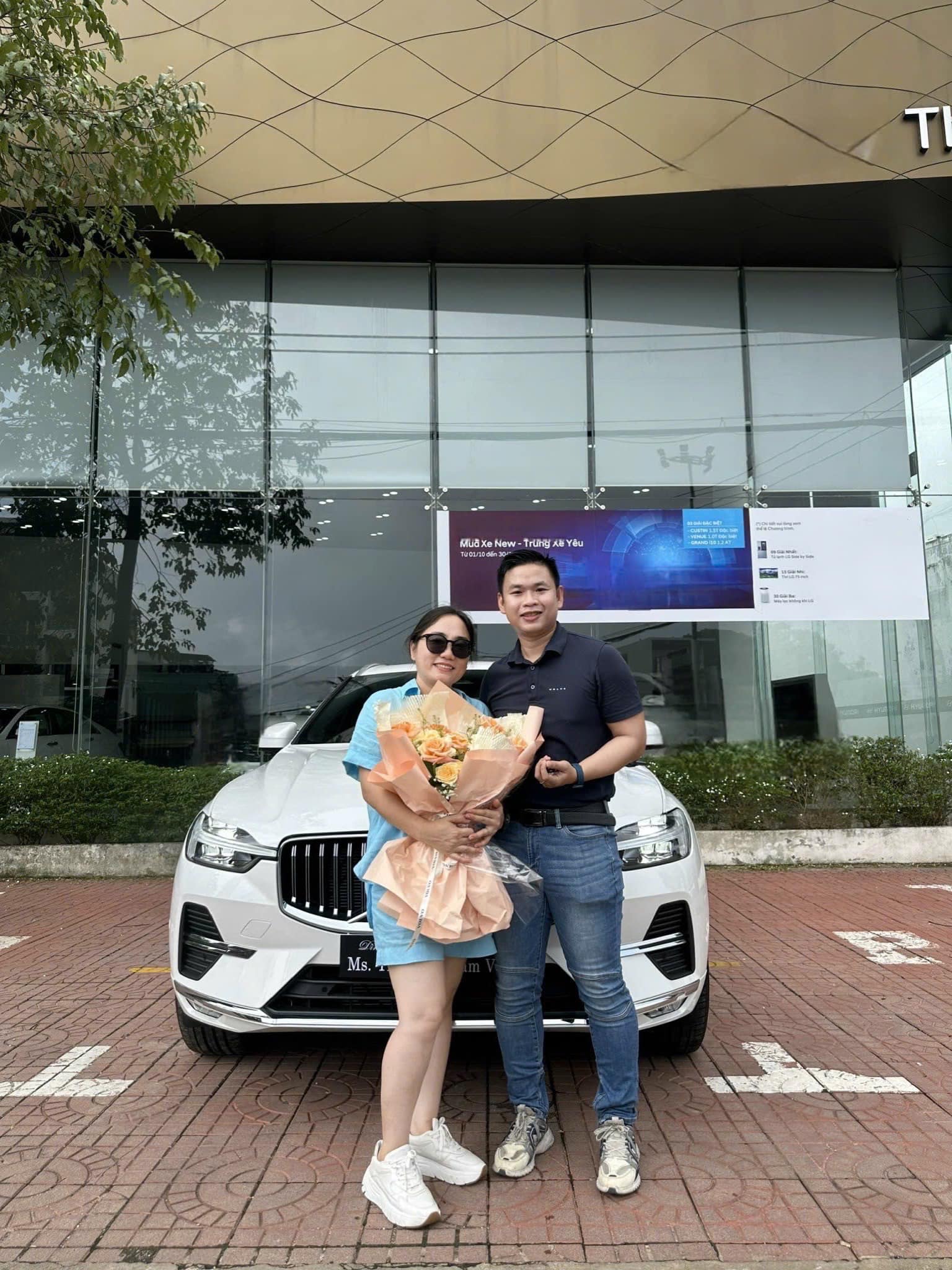 Đình Hoàng Volvo - 0901 979 357 Đình Hoàng Volvo - 0901 979 357