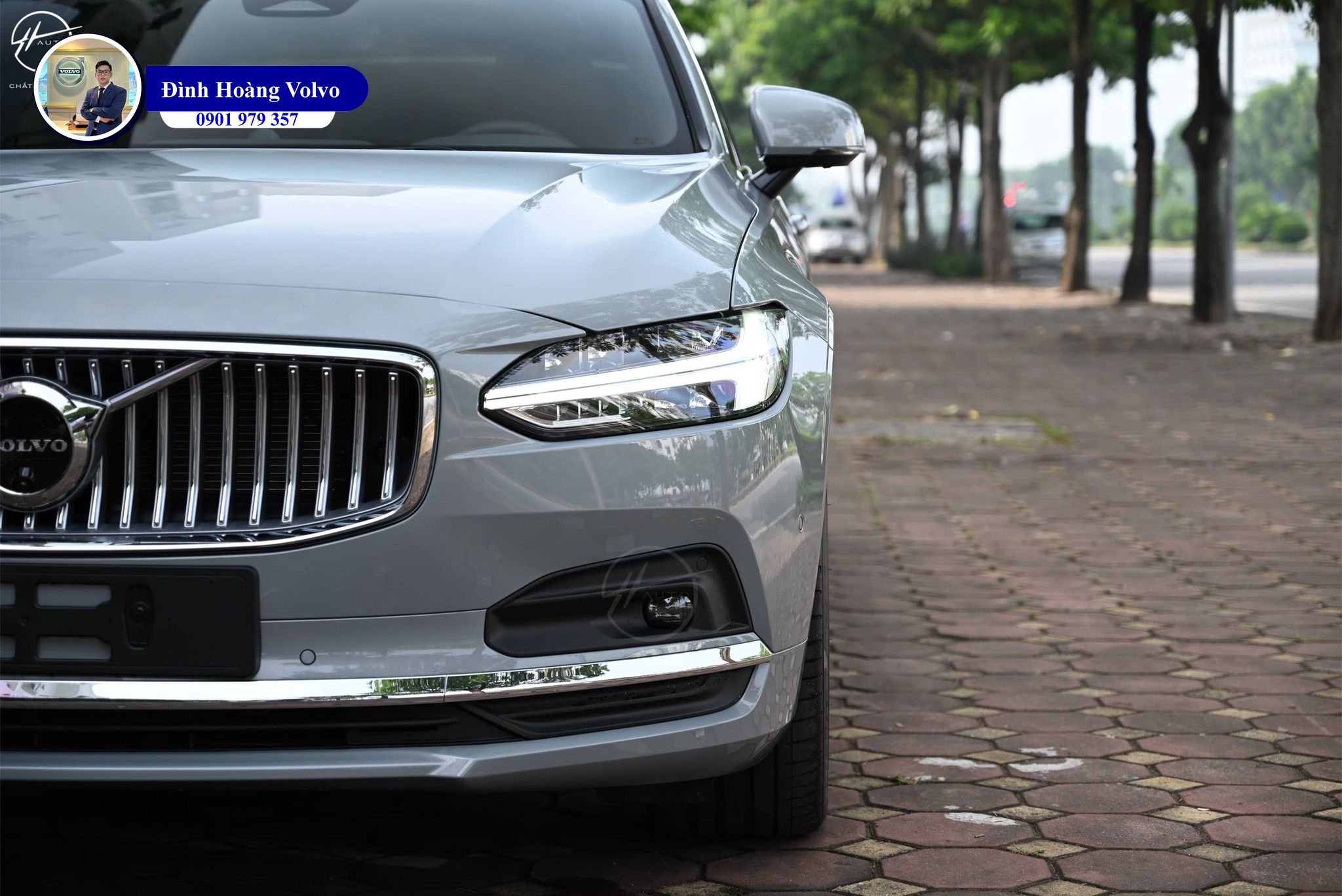 Hình ảnh thực tế chi tiết Volvo S90L B6 Plug in Hybrid Ultra 2025 Màu Xám Xi Măng Vapour Grey nội thất Nâu - Đình Hoàng Volvo Car Đà Nẵng