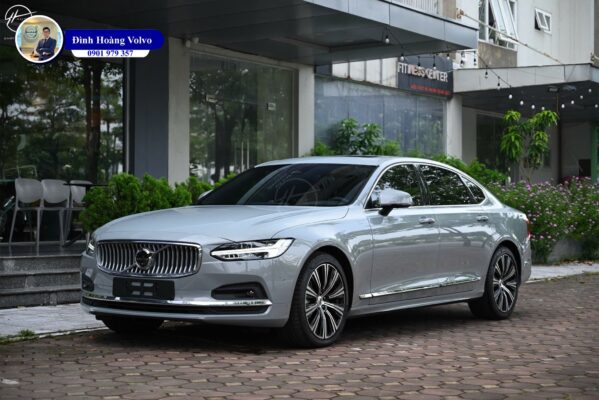 Hình ảnh thực tế chi tiết Volvo S90L B6 Ultra 2025 Màu Xám Xi Măng Vapour Grey nội thất Nâu - Đình Hoàng Volvo Car Đà Nẵng