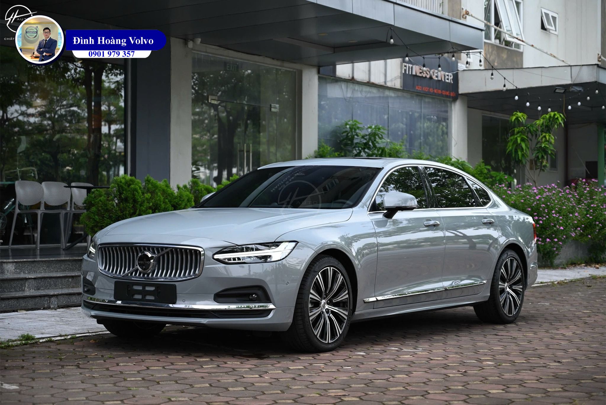 Hình ảnh thực tế chi tiết Volvo S90L B6 Ultra 2025 Màu Xám Xi Măng Vapour Grey nội thất Nâu - Đình Hoàng Volvo Car Đà Nẵng Hình ảnh thực tế chi tiết Volvo S90L B6 Ultra 2025 Màu Xám Xi Măng Vapour Grey nội thất Nâu - Đình Hoàng Volvo Car Đà Nẵng