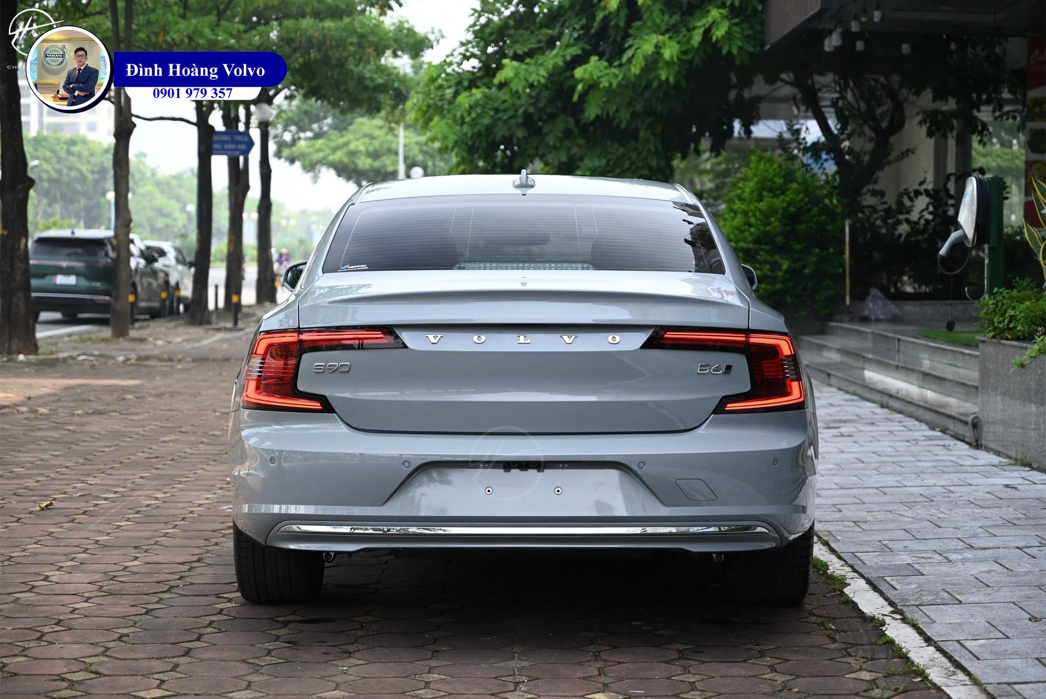 Hình ảnh thực tế chi tiết Volvo S90L B6 Plug in Hybrid Ultra 2025 Màu Xám Xi Măng Vapour Grey nội thất Nâu - Đình Hoàng Volvo Car Đà Nẵng