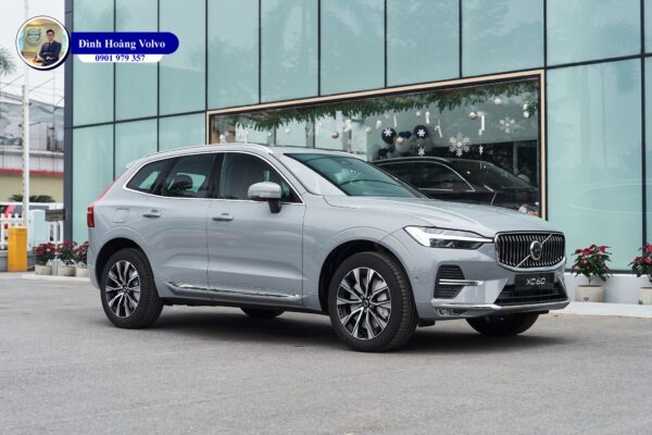 Hình ảnh thực tế chi tiết Volvo XC60 B6 Ultra 2025 Màu Xám Xi Măng Vapour Grey nội thất Nâu - Đình Hoàng Volvo Car Đà Nẵng