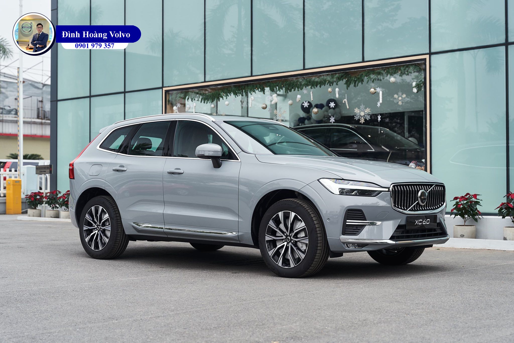 Hình ảnh thực tế chi tiết Volvo XC60 B6 Ultra 2025 Màu Xám Xi Măng Vapour Grey nội thất Nâu - Đình Hoàng Volvo Car Đà Nẵng Hình ảnh thực tế chi tiết Volvo XC60 B6 Ultra 2025 Màu Xám Xi Măng Vapour Grey nội thất Nâu - Đình Hoàng Volvo Car Đà Nẵng