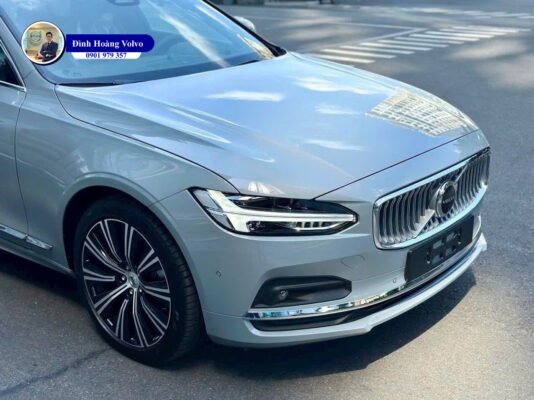 Hình ảnh thực tế chi tiết Volvo S90L B6 Ultra 2025 Màu Xám Xi Măng Vapour Grey nội thất Nâu - Đình Hoàng Volvo Car Đà Nẵng