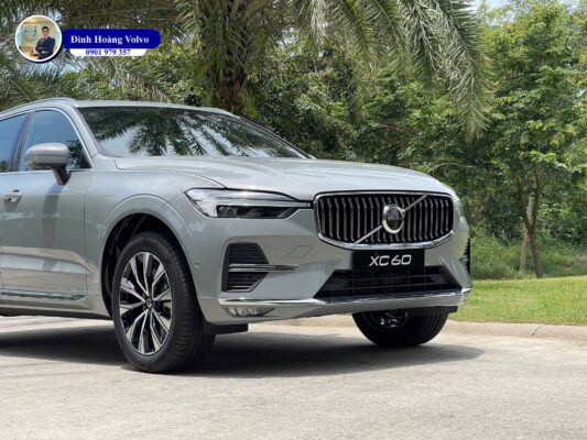 Hình ảnh thực tế chi tiết Volvo XC60 B6 Ultra 2025 Màu Xám Xi Măng Vapour Grey nội thất Nâu - Đình Hoàng Volvo Car Đà Nẵng