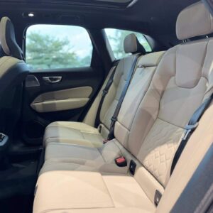 Volvo XC60 B5 Ultra màu Vàng Đồng Bright Dusk 2026 - Đình Hoàng Volvo