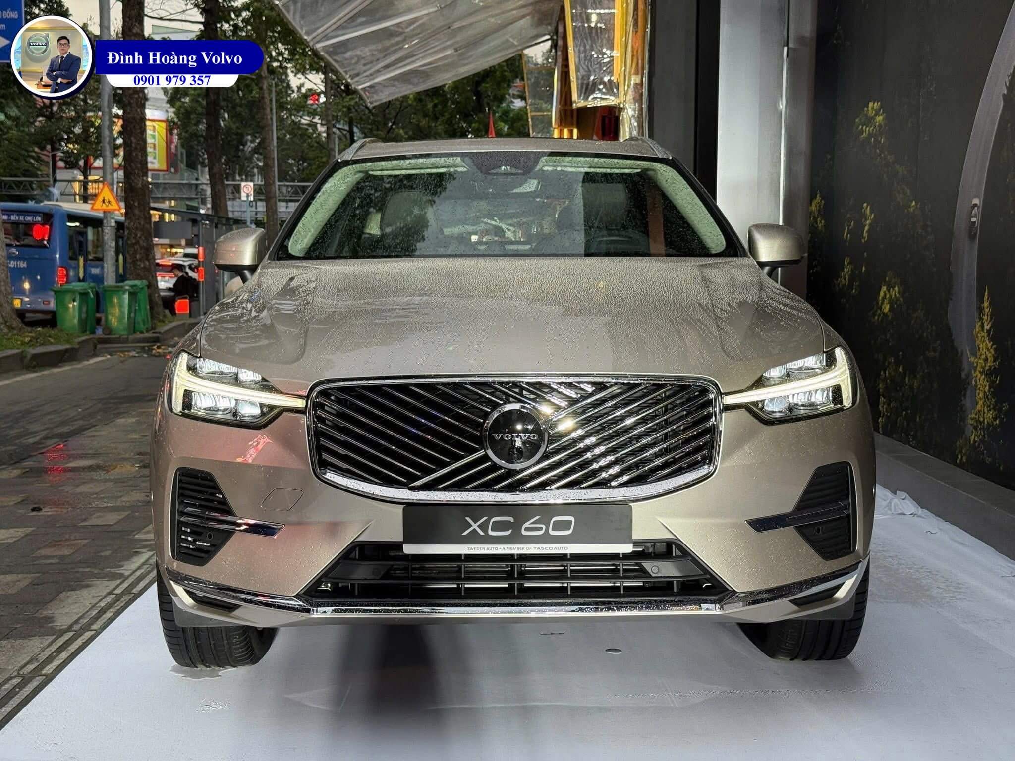 Volvo XC60 B5 Ultra màu Vàng Đồng Bright Dusk 2026 - Đình Hoàng Volvo