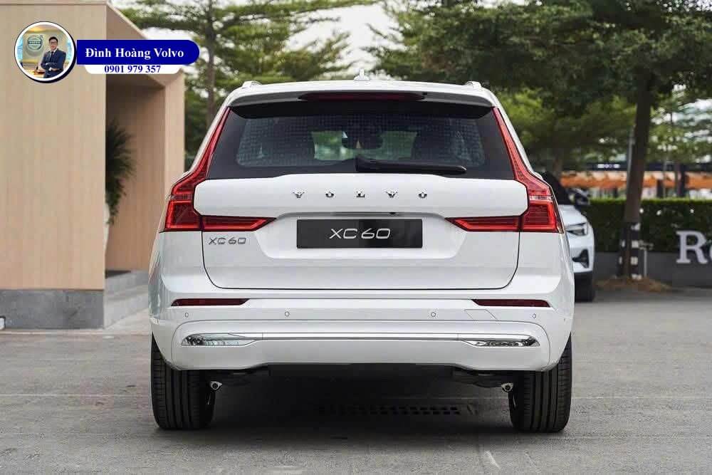 Volvo XC60 B5 Ultra màu Trắng Crystal White 2026 - Đình Hoàng Volvo