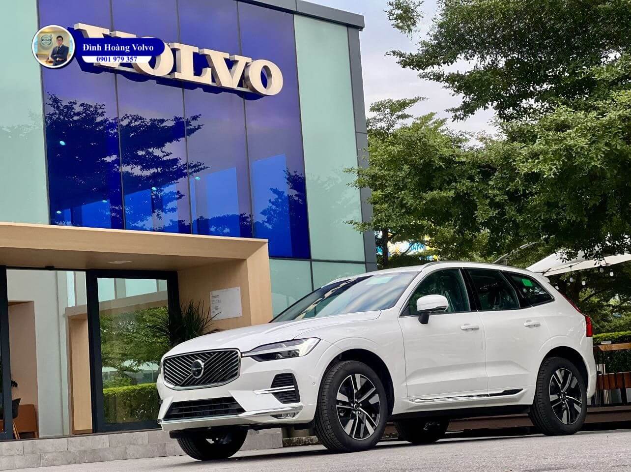 Volvo XC60 B5 Ultra màu Trắng Crystal White 2026 - Đình Hoàng Volvo
